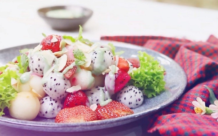 Salad trái cây sốt tảo