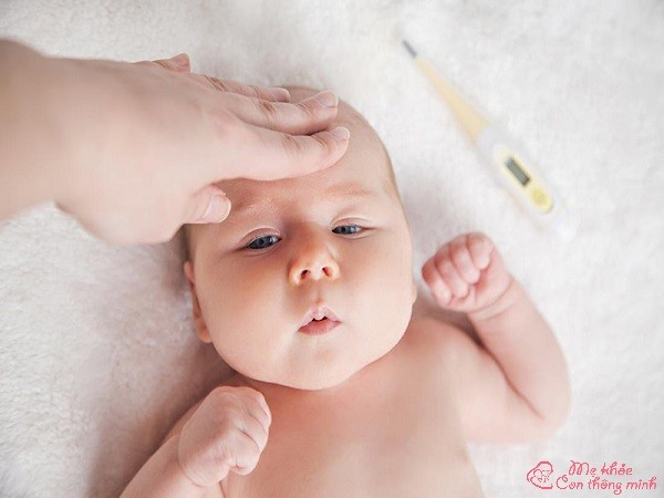 trẻ sơ sinh bị cảm lạnh, trẻ sơ sinh bị cảm lạnh nên làm gì, trẻ sơ sinh bị cảm lạnh có nên tắm, trẻ sơ sinh bị cảm cúm phải làm sao, trẻ sơ sinh bị cảm cúm sổ mũi