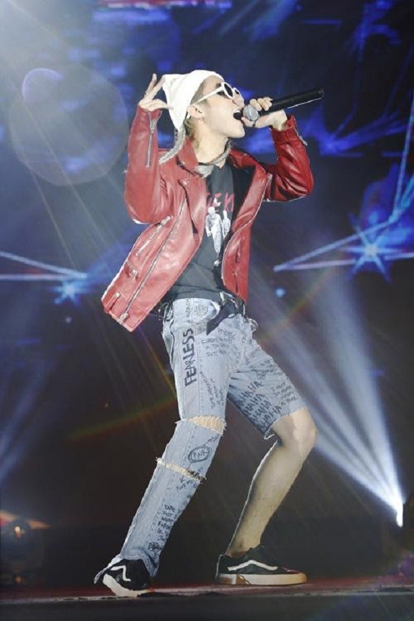 giày vans sơn tùng, sơn tùng đi giày vans