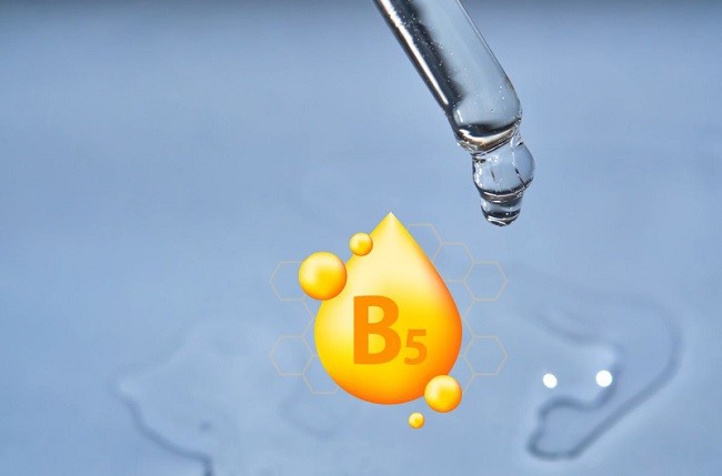 Da mụn nên dùng serum B5 hàng ngày để cải thiện vấn đề mụn